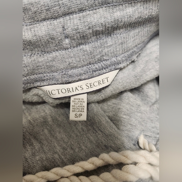 #549 Victoria Secret 2pc Pastel Palm Set🌴 - Picture 5 of 5